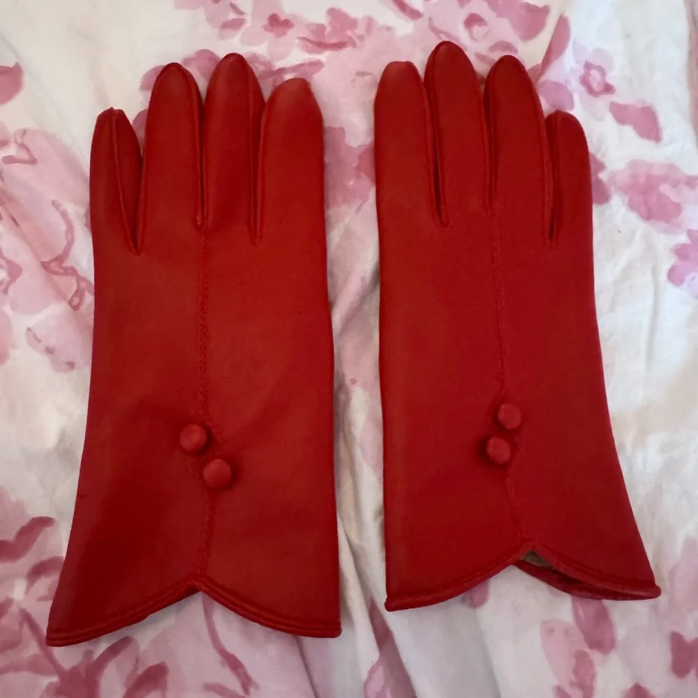 Elegant Red Ladies Gloves